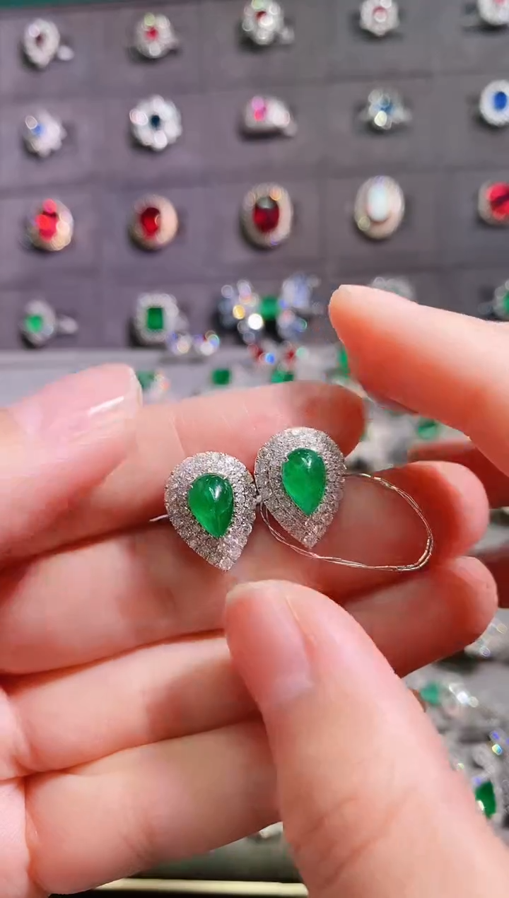 【闪购商品】祖母绿18K金耳钉18K金镶嵌1