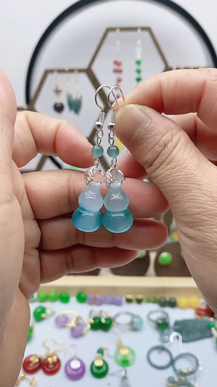 未镶嵌石英质玉（天山翠）耳饰3