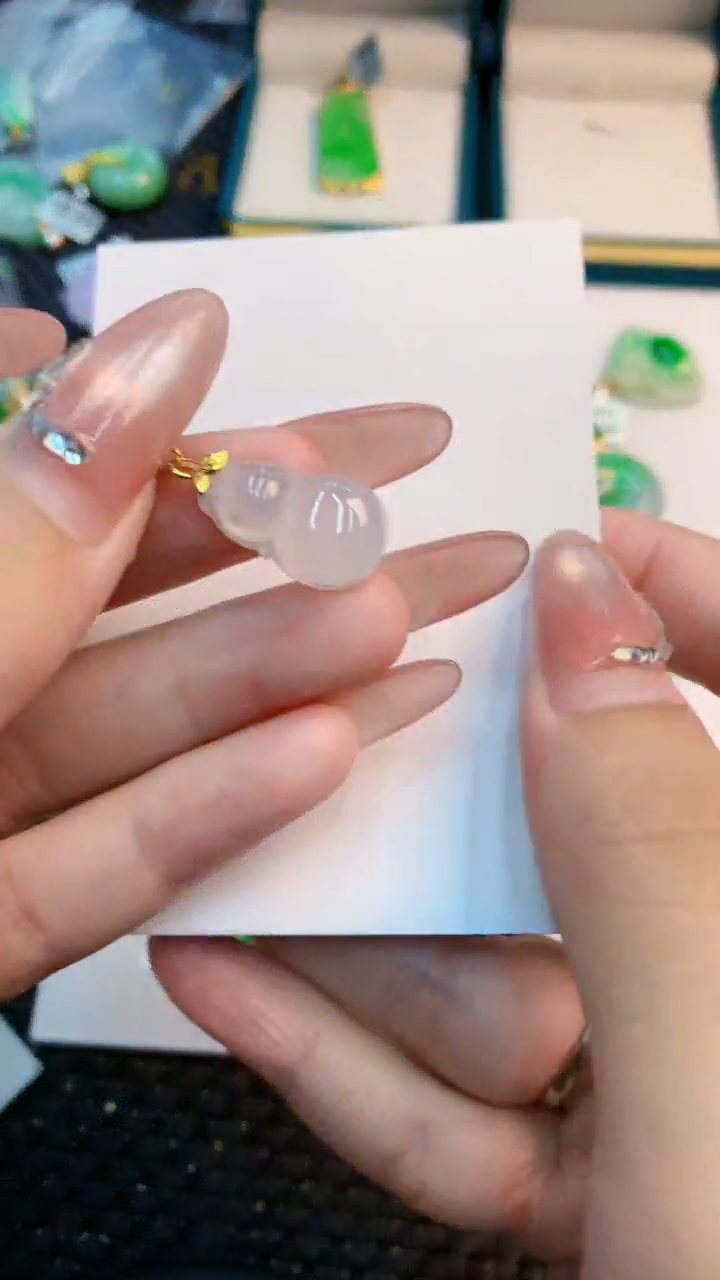 翡翠18K金镶嵌吊坠(不含链)1