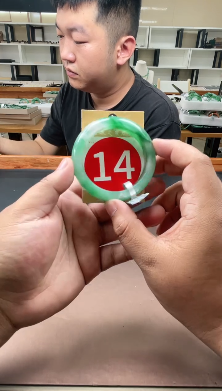 未镶嵌手镯石英质玉53+14