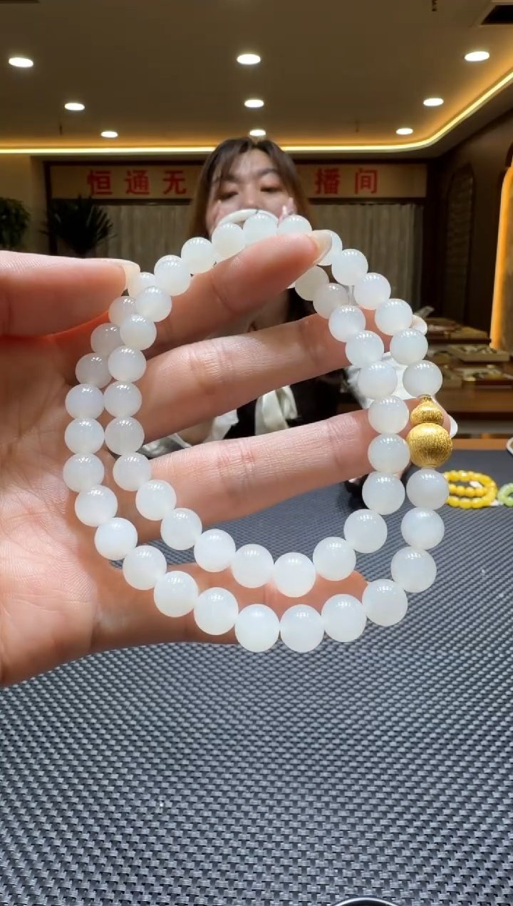 颈饰未镶嵌和田玉项链