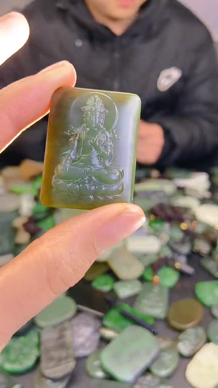 颈饰未镶嵌和田玉1