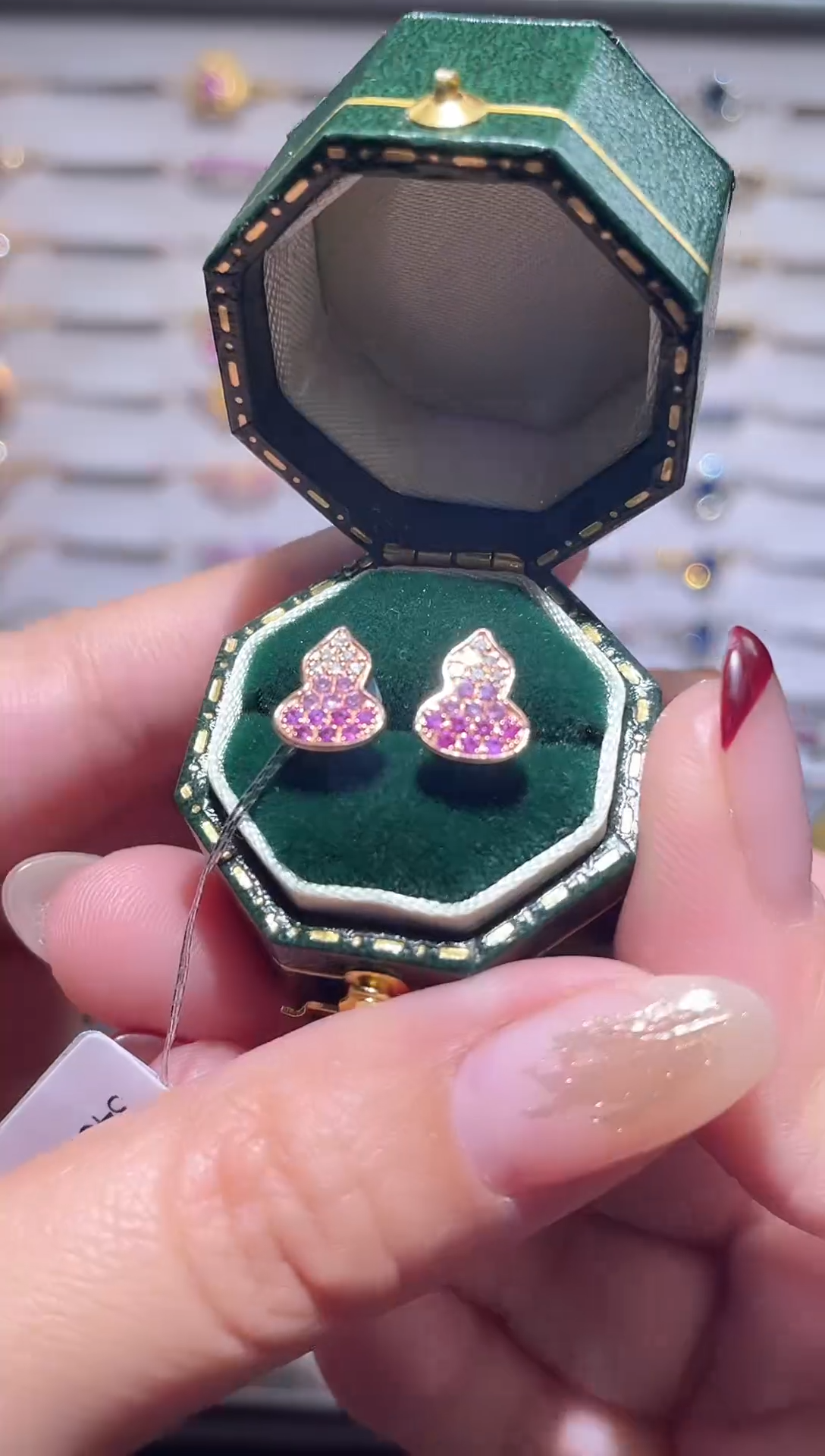 【闪购商品】彩色蓝宝石耳饰18K金镶嵌18K金镶嵌彩蓝宝耳饰