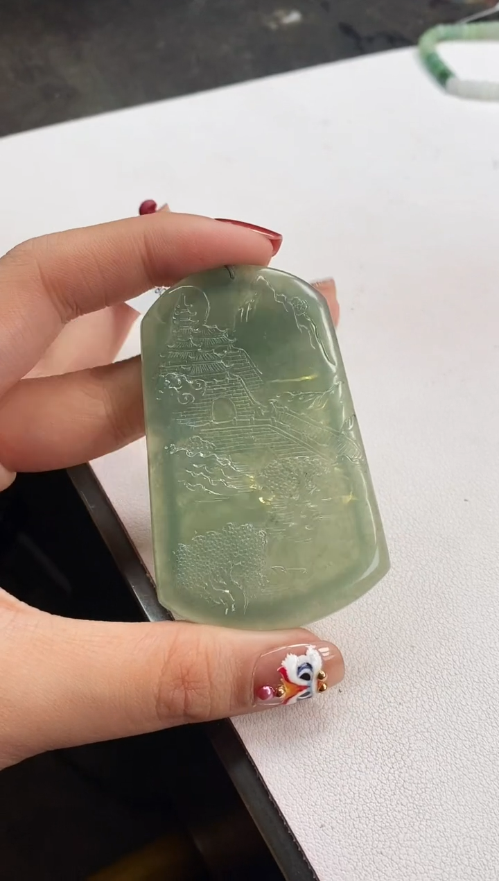 【闪购商品】翡翠颈饰未镶嵌山水牌