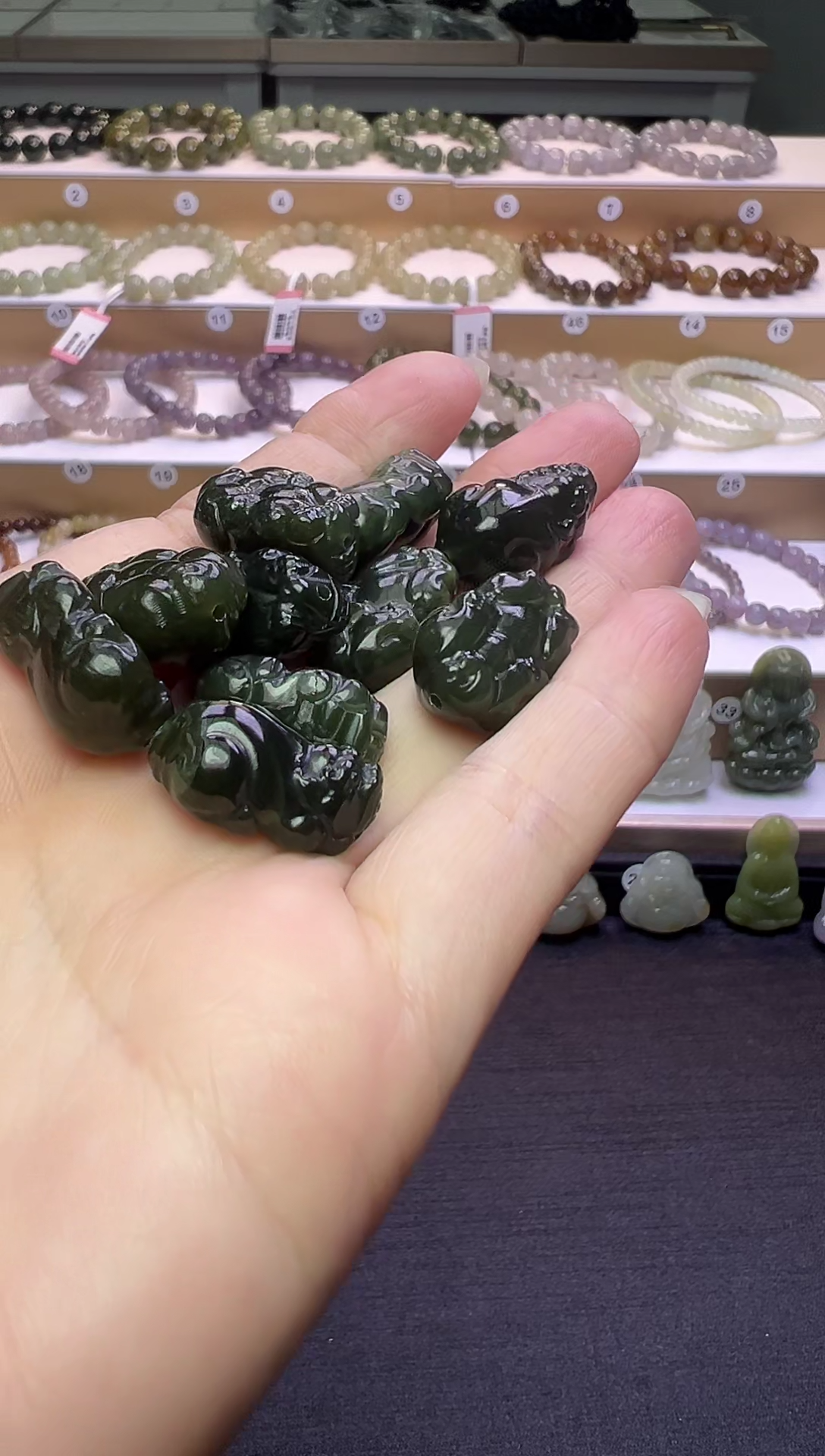 颈饰未镶嵌和田玉148号链接有包容  通孔貔貅