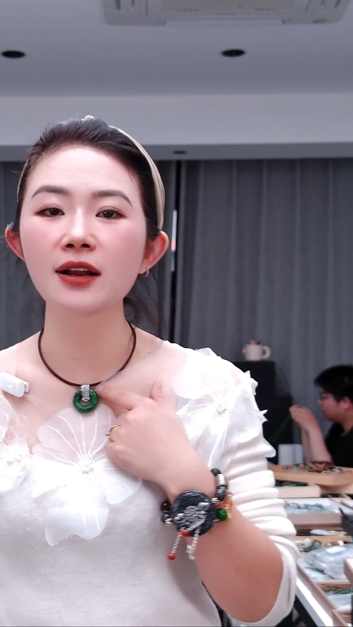 香榧木2024绿扣项圈