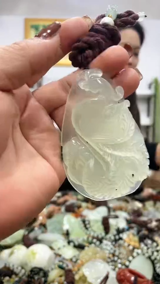 未镶嵌岫玉挂件 