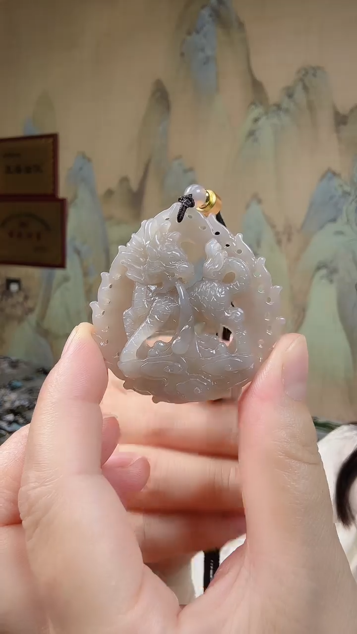和田玉未镶嵌颈饰.