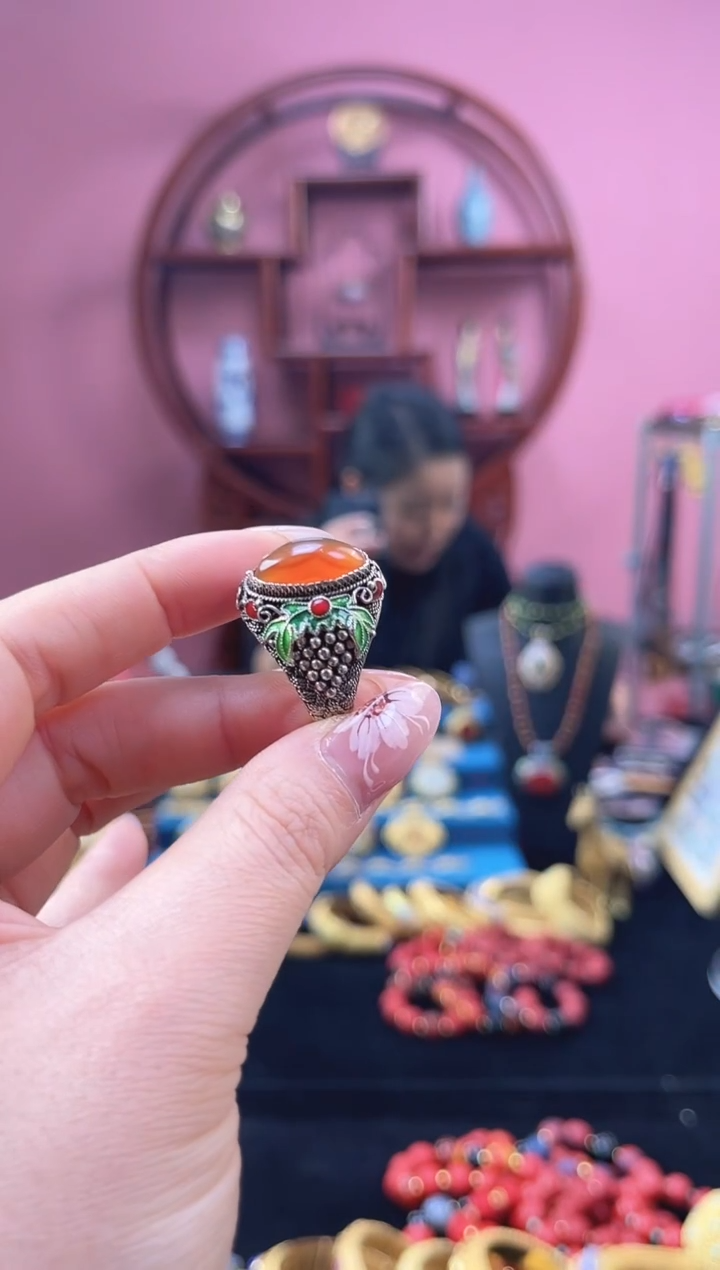 非遗 花丝镶嵌戒指 马眼红色 葡萄