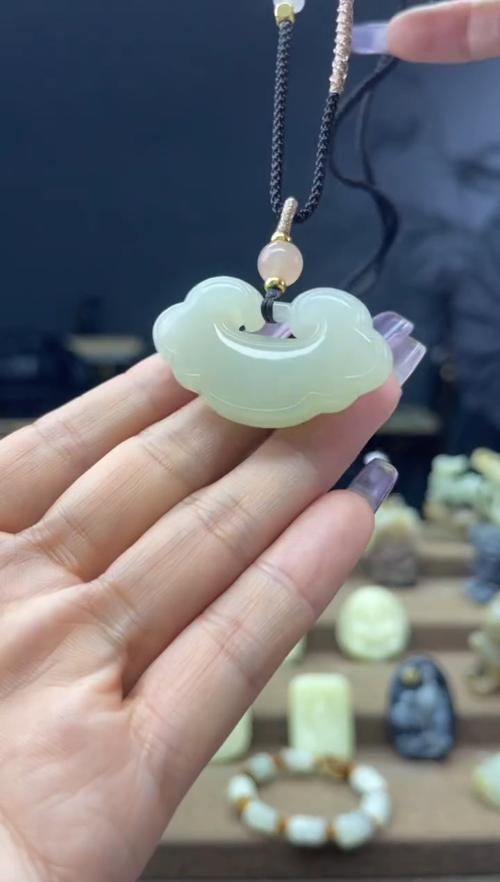 颈饰未镶嵌和田玉1