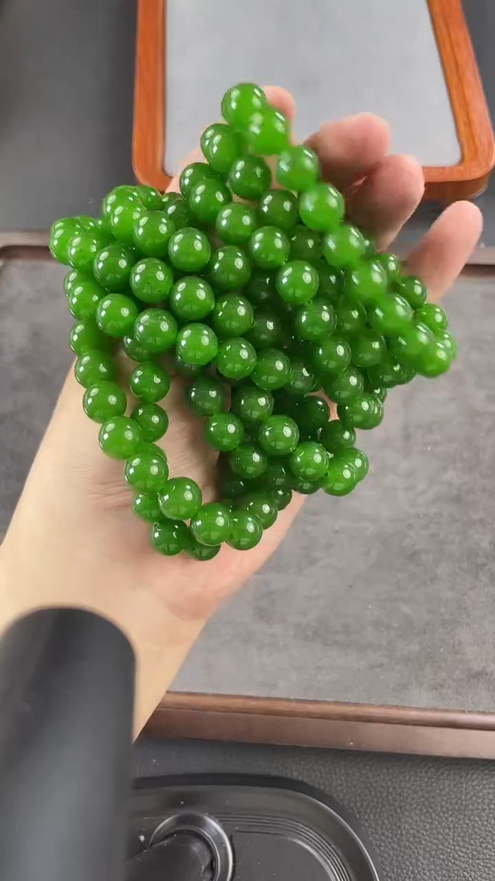 手链未镶嵌和田玉菠菜绿10mm单圈