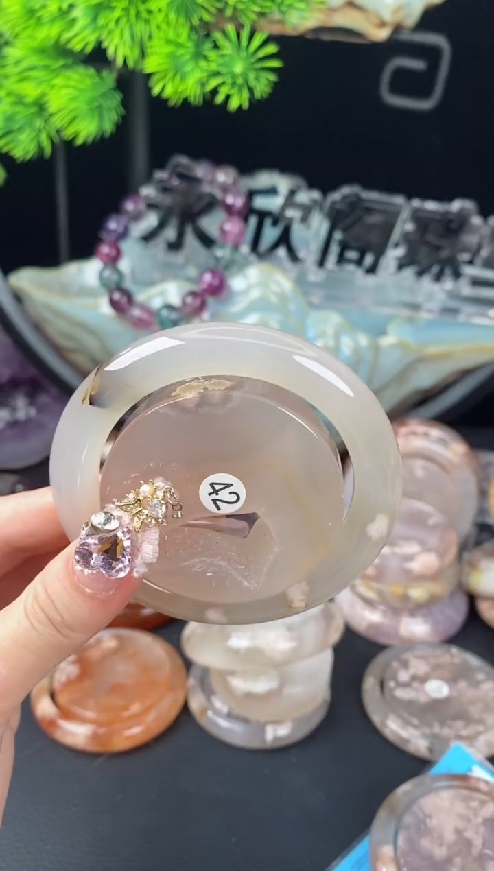 石英质玉手镯（圆镯）未镶嵌57.6