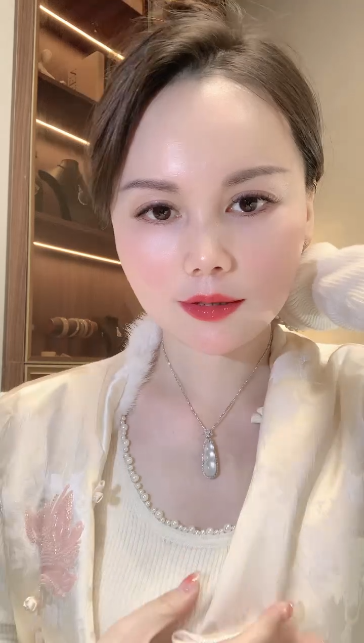 【闪购商品】翡翠吊坠(不含链)18K金镶嵌C48