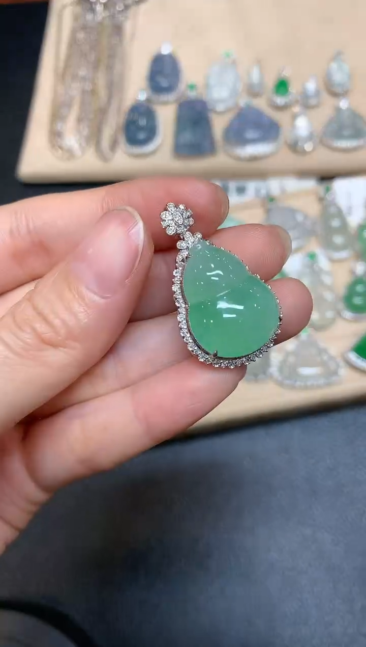 【闪购商品】翡翠吊坠(不含链)18K金镶嵌【无服务费