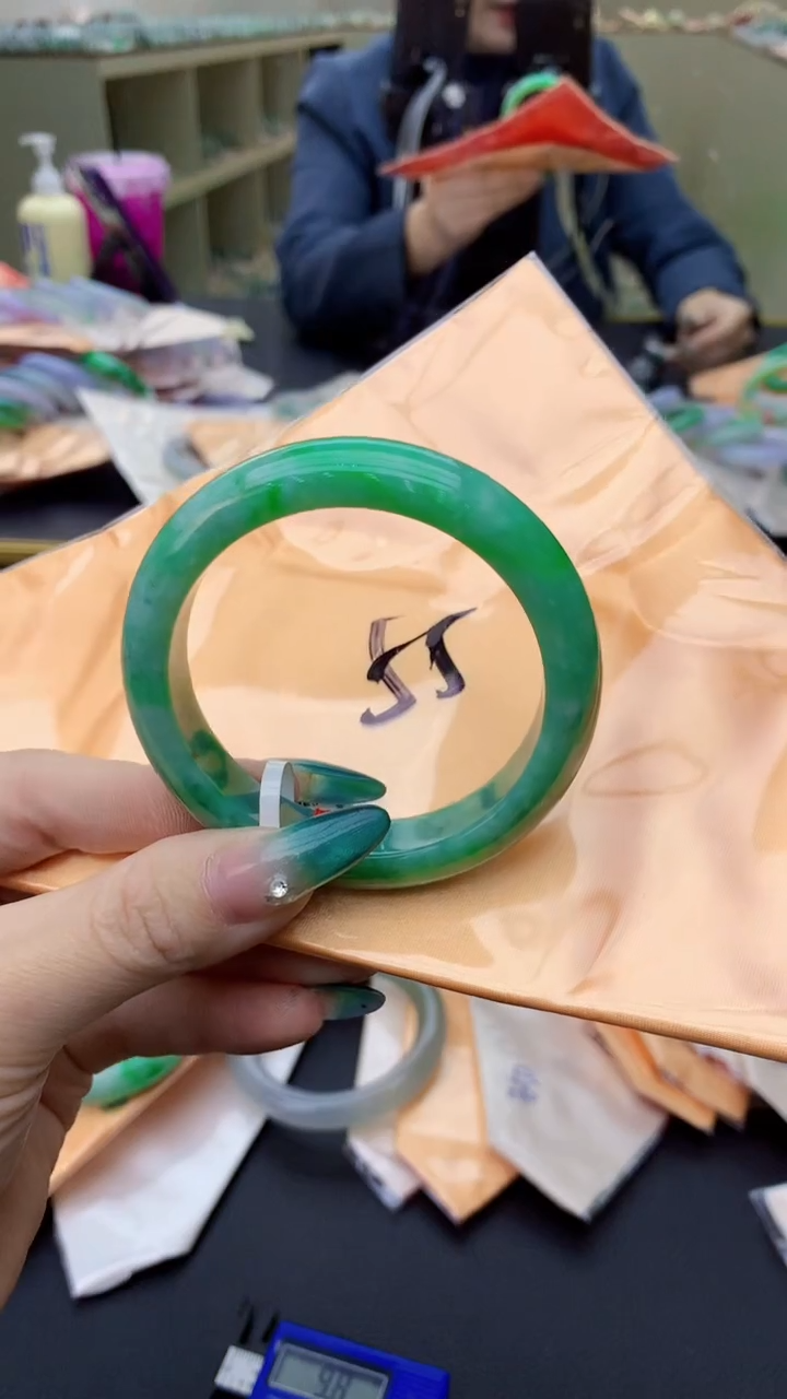 【闪购商品】翡翠手镯未镶嵌0330384960