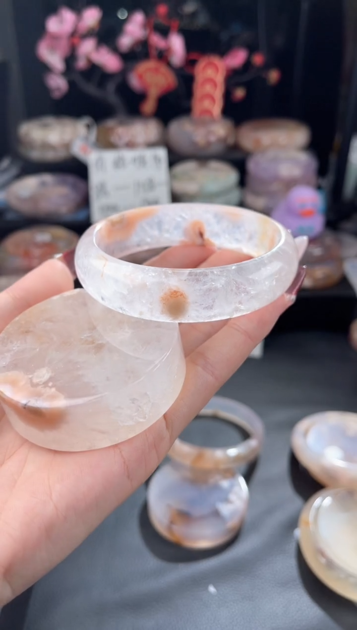 【闪购商品】石英质玉手镯未镶嵌59