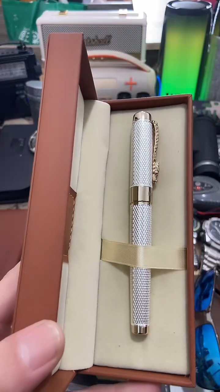 瓷片闪购商品  如图所示