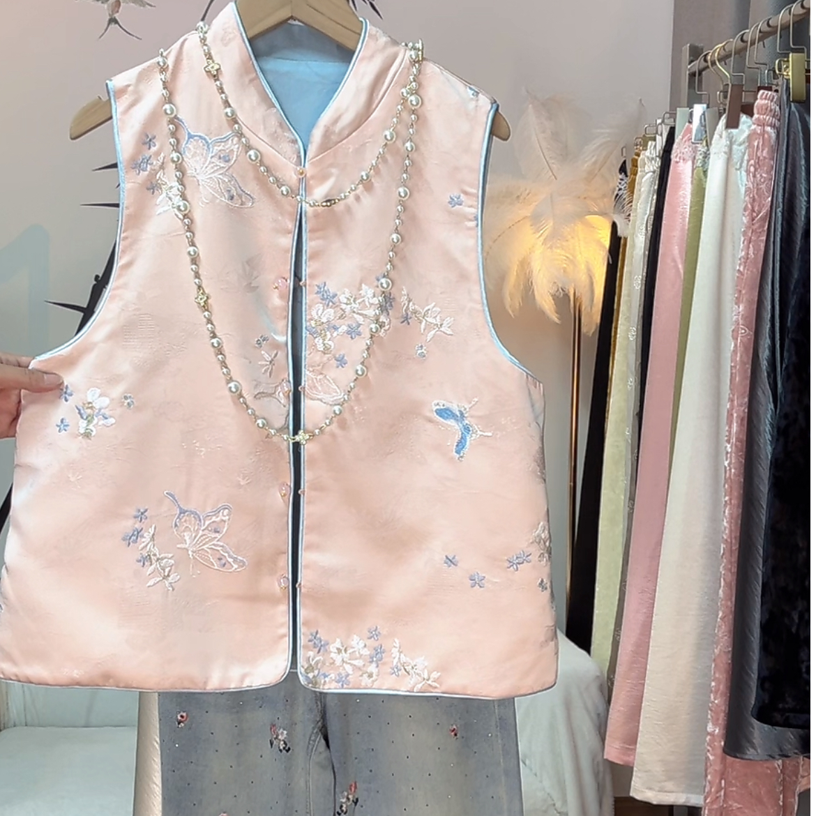 ‘玉蝶”双面穿马甲蝴蝶飞舞春季出行新中式轻奢百搭提花马甲刺绣