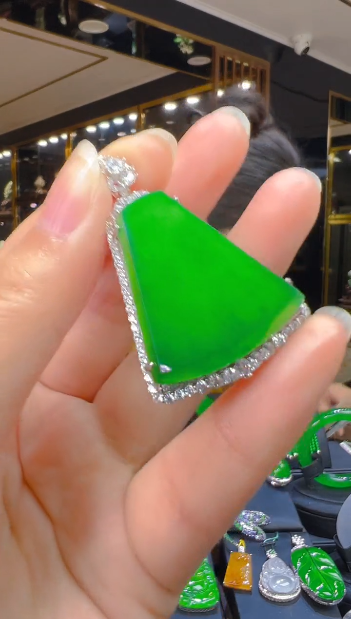 翡翠银S925镶嵌吊坠(赠链)022（多样性发其一）