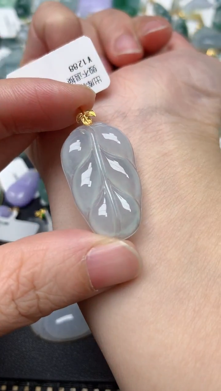 颈饰18K金镶嵌翡翠天然缅甸A货翡翠