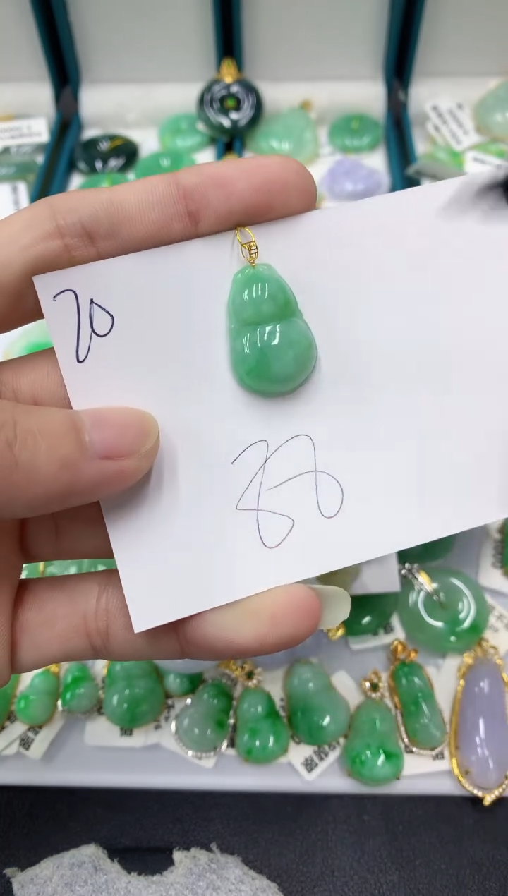 【闪购商品】翡翠颈饰18K金镶嵌翡翠