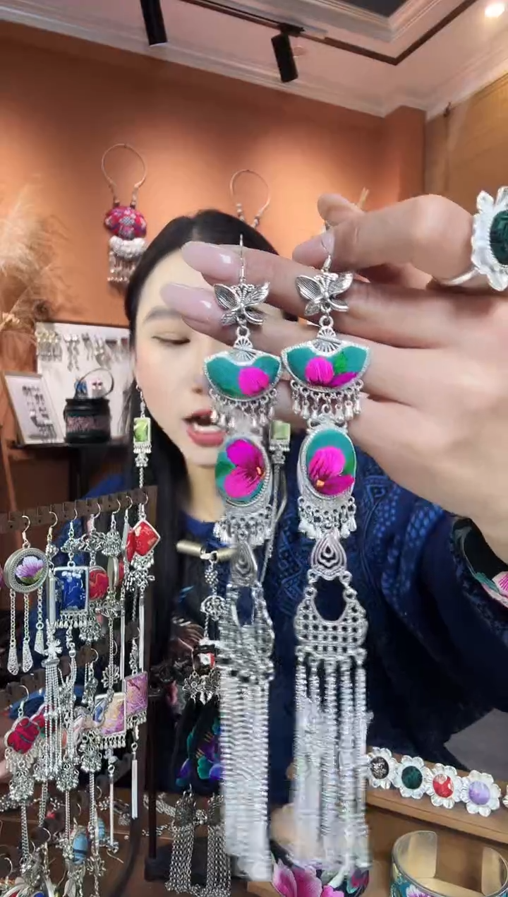 【闪购商品】刺绣纯手工民族风耳环