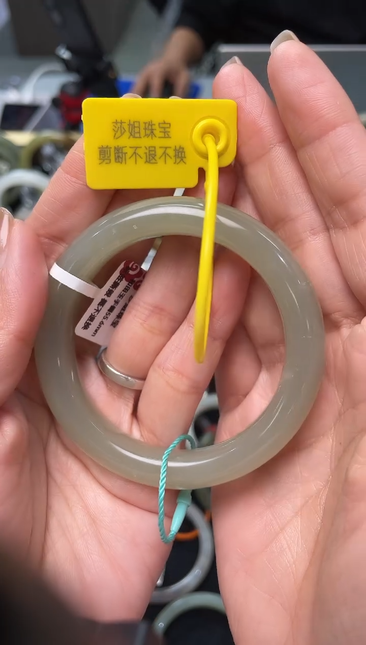 未镶嵌手镯和田玉麗和田玉青海料手镯56mm