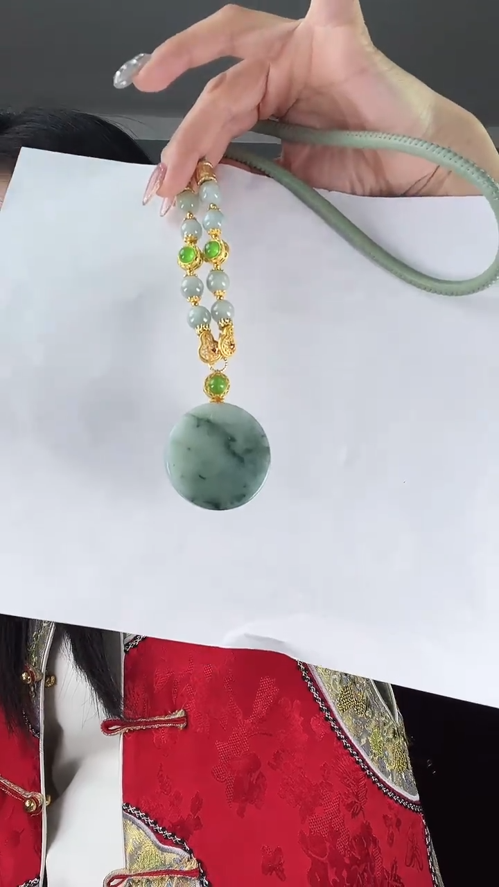 【闪购商品】翡翠颈饰未镶嵌无事牌