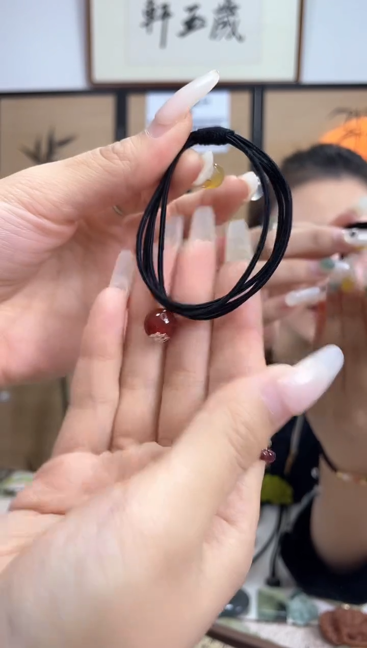 【闪购商品】玛瑙/玉髓皮筋未镶嵌多样性发货其中发一