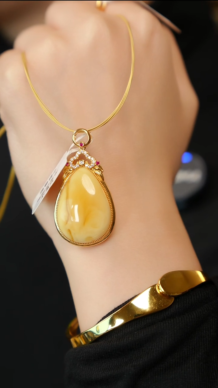 蜜蜡吊坠(赠链)银S925镶嵌水滴吊坠