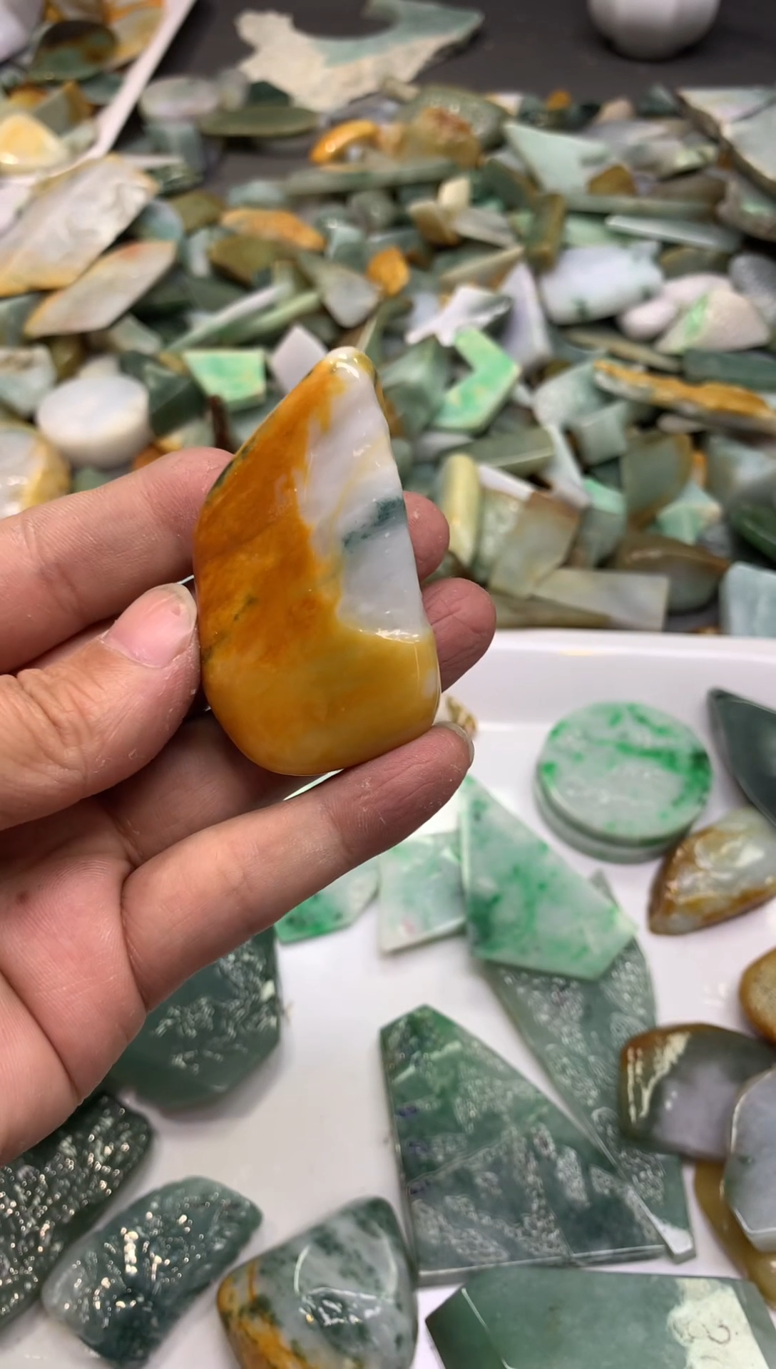 【闪购商品】翡翠颈饰未镶嵌天然翡翠A货