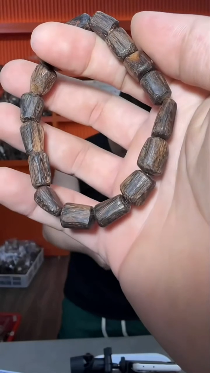 沉香手串a26号沉水芽庄绿伽罗多样性发一