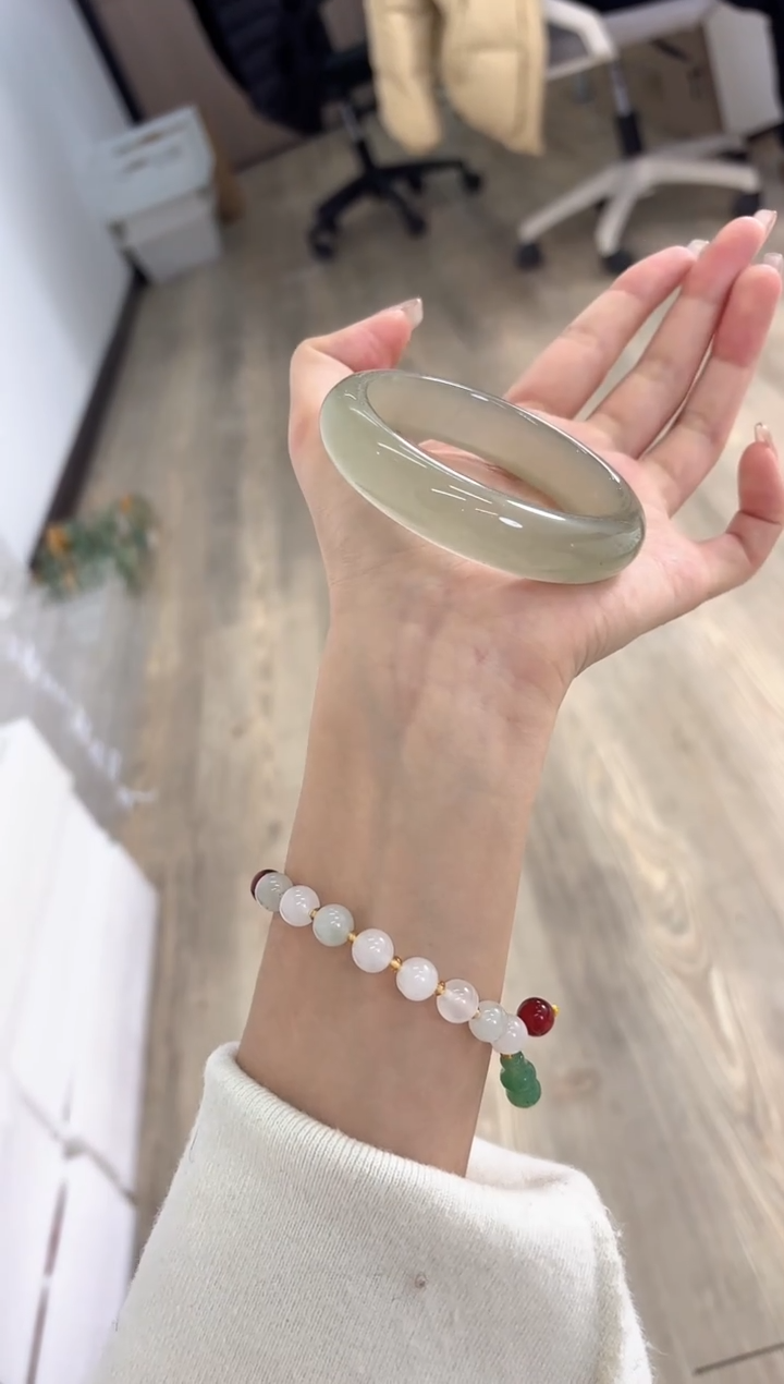未镶嵌手镯石英质玉76-58D