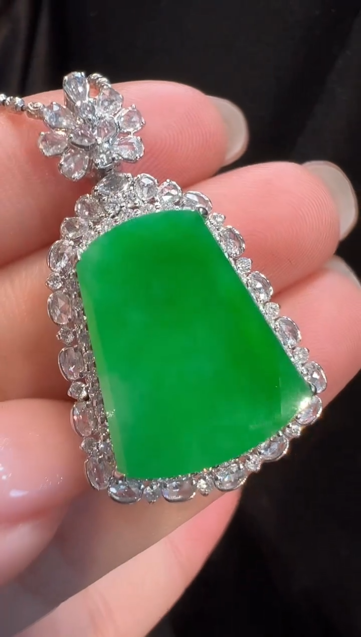 吊坠(不含链)18K金镶嵌翡翠AL6