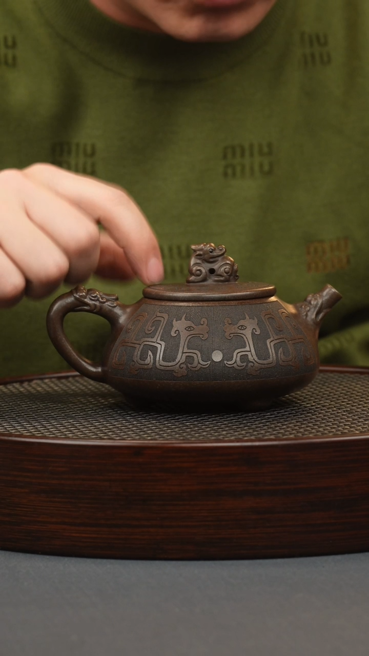 【闪购商品】紫砂茶壶龙背青 柴烧 双龙纳瓢 刻绘