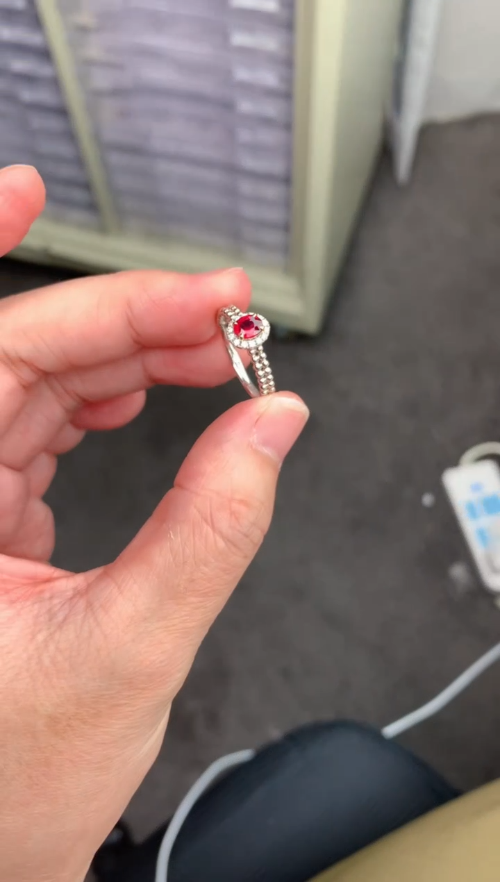 【闪购商品】红宝石戒指18K金镶嵌44分鸽血红戒指