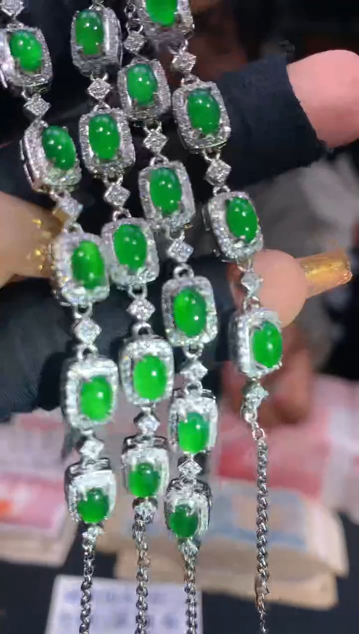 【闪购商品】定制翡翠未镶嵌18定制翡翠-多样性发货（发其一）