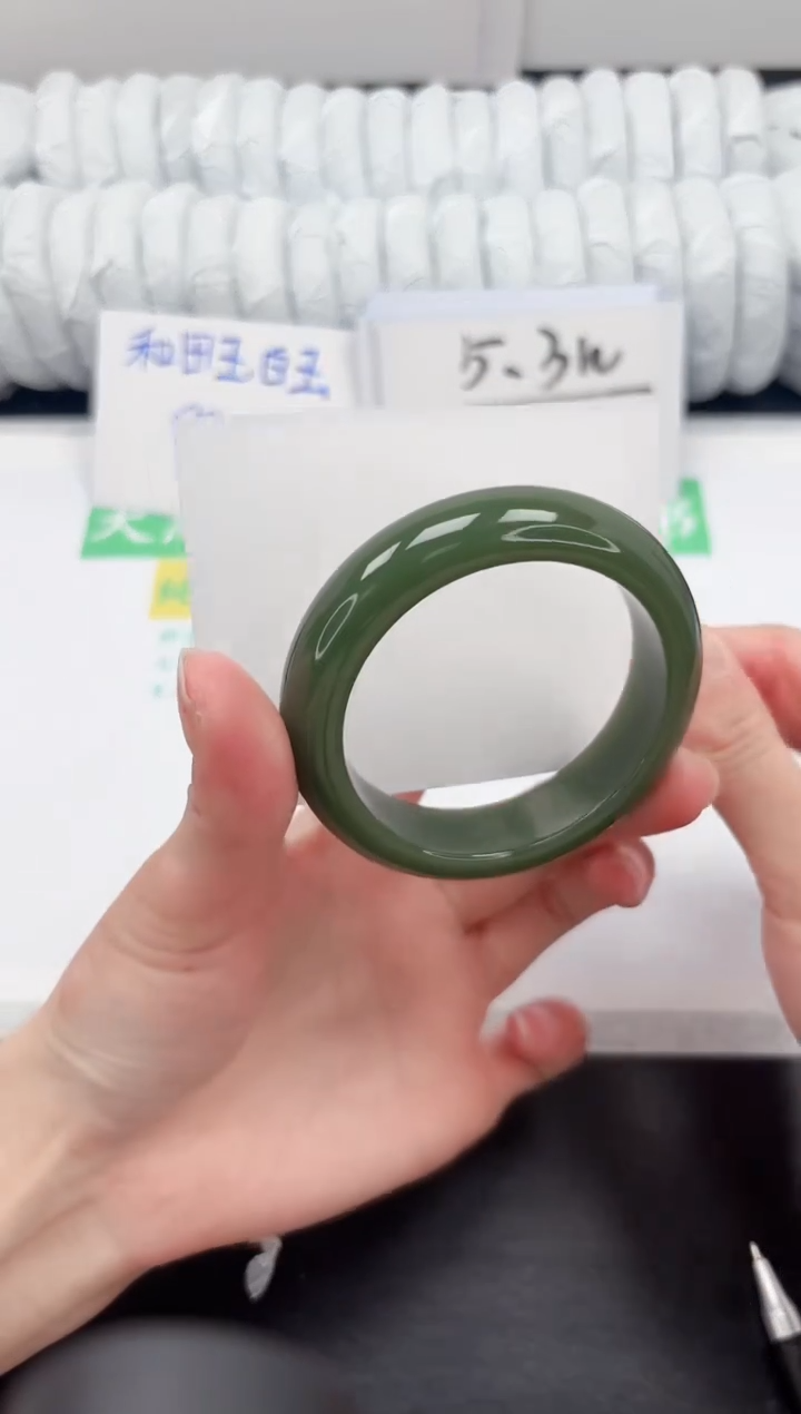 【闪购商品】石英质玉手镯未镶嵌433-54