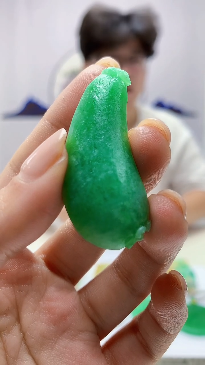 定制翡翠未镶嵌4688ms-毛货130瓜