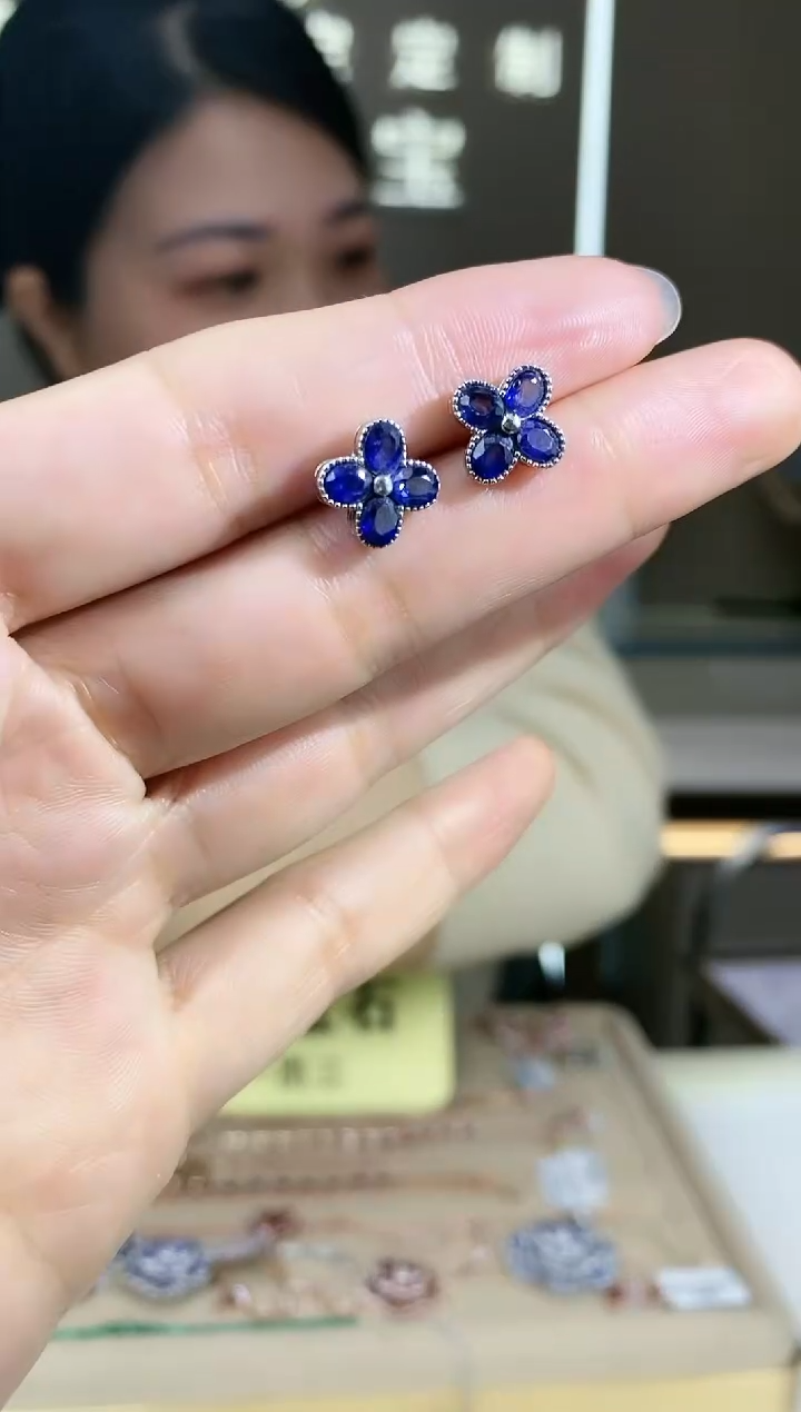 【闪购商品】蓝宝石耳饰银S925镶嵌耳饰