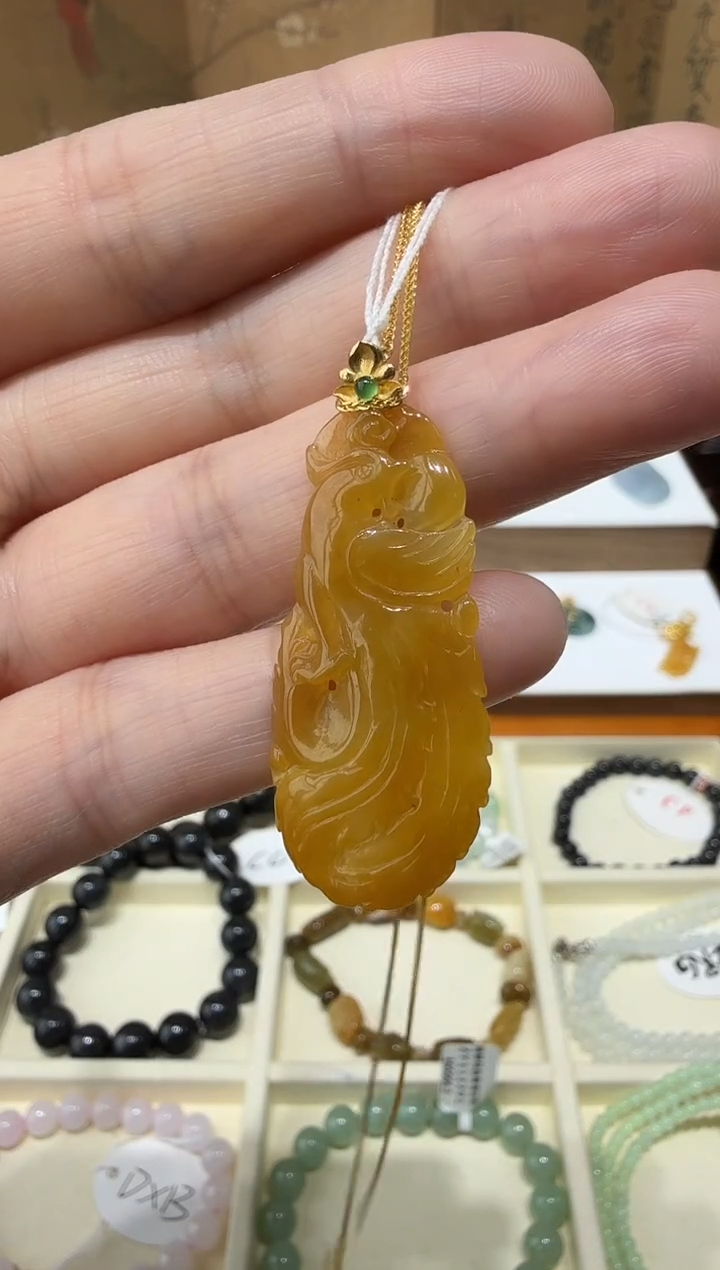 18K金镶嵌挂件翡翠伊*万A货翡翠多样性孤品