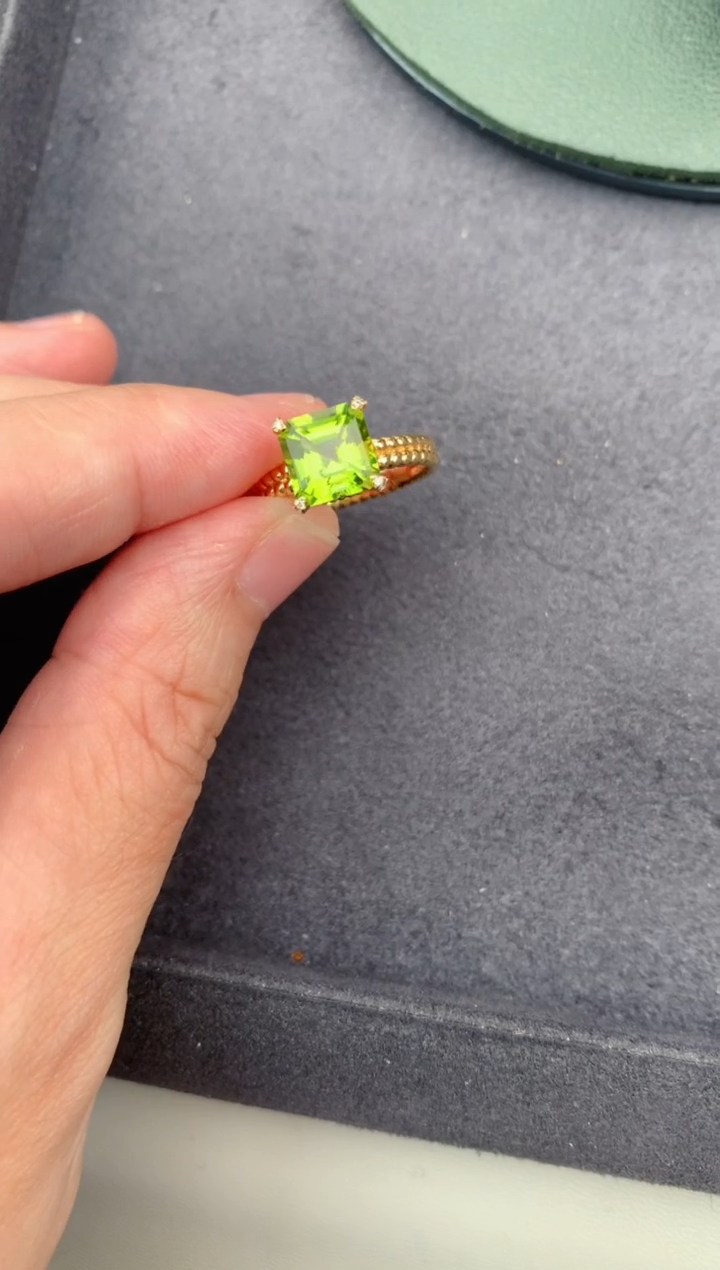 18K金镶嵌戒指橄榄石2.3ct橄榄石戒指BC