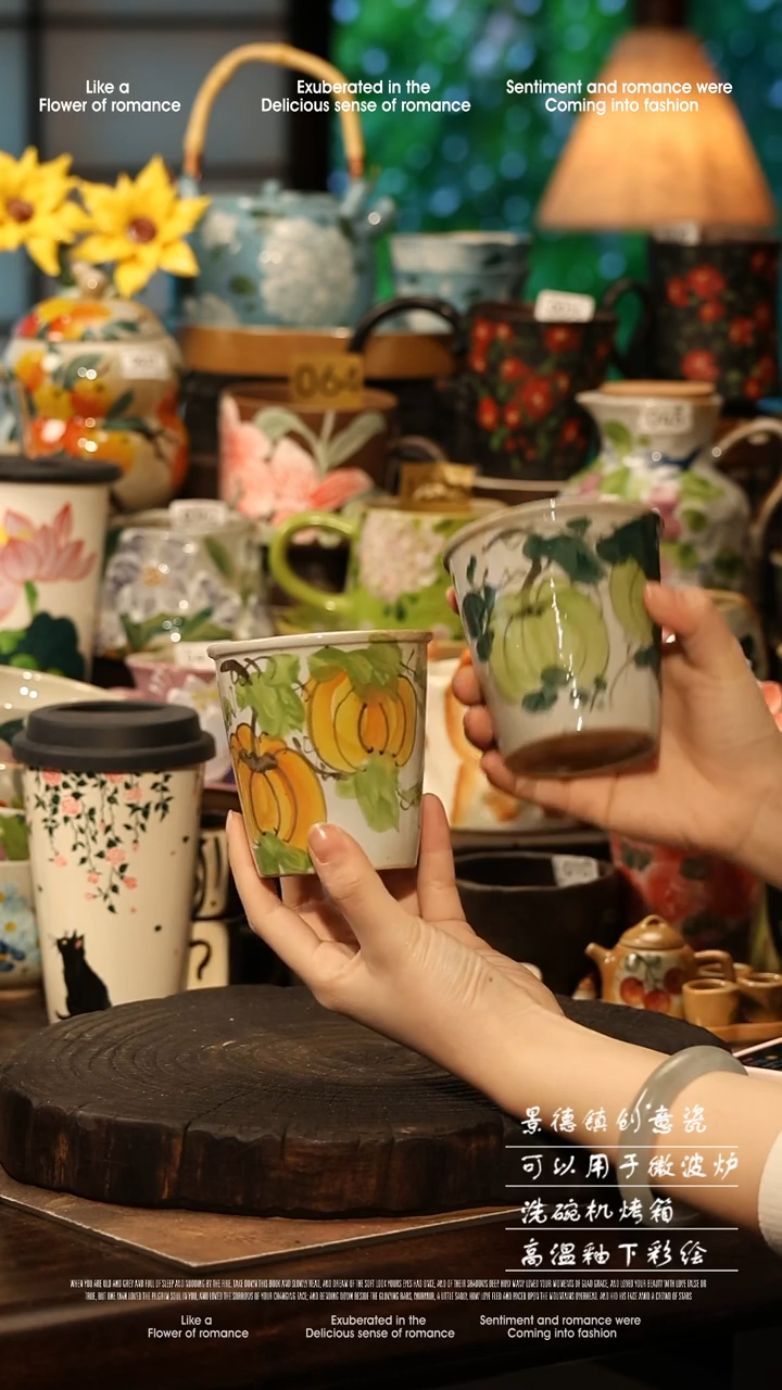 陶瓷一对景德镇高温釉下彩手工手绘款式