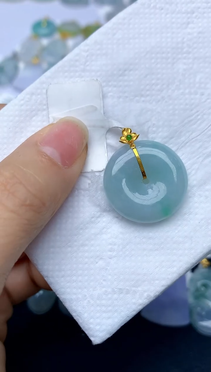 翡翠18K金镶嵌颈饰天然A货翡翠