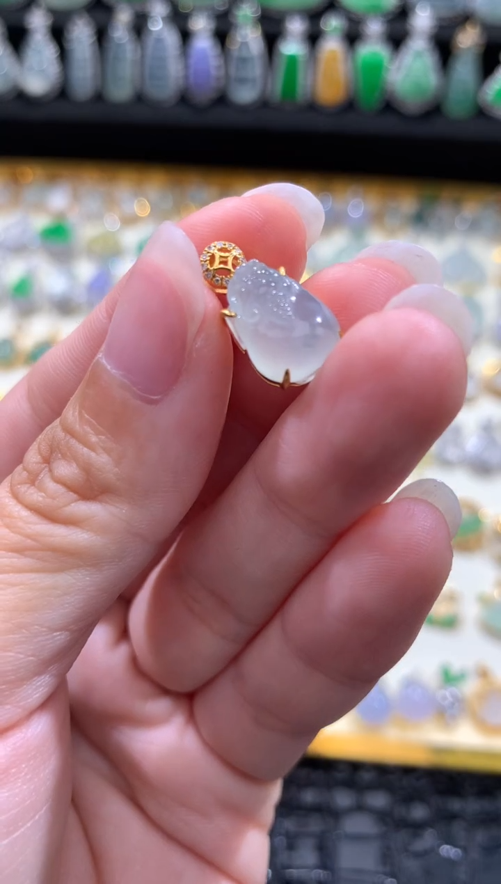 颈饰18K金镶嵌翡翠翡翠