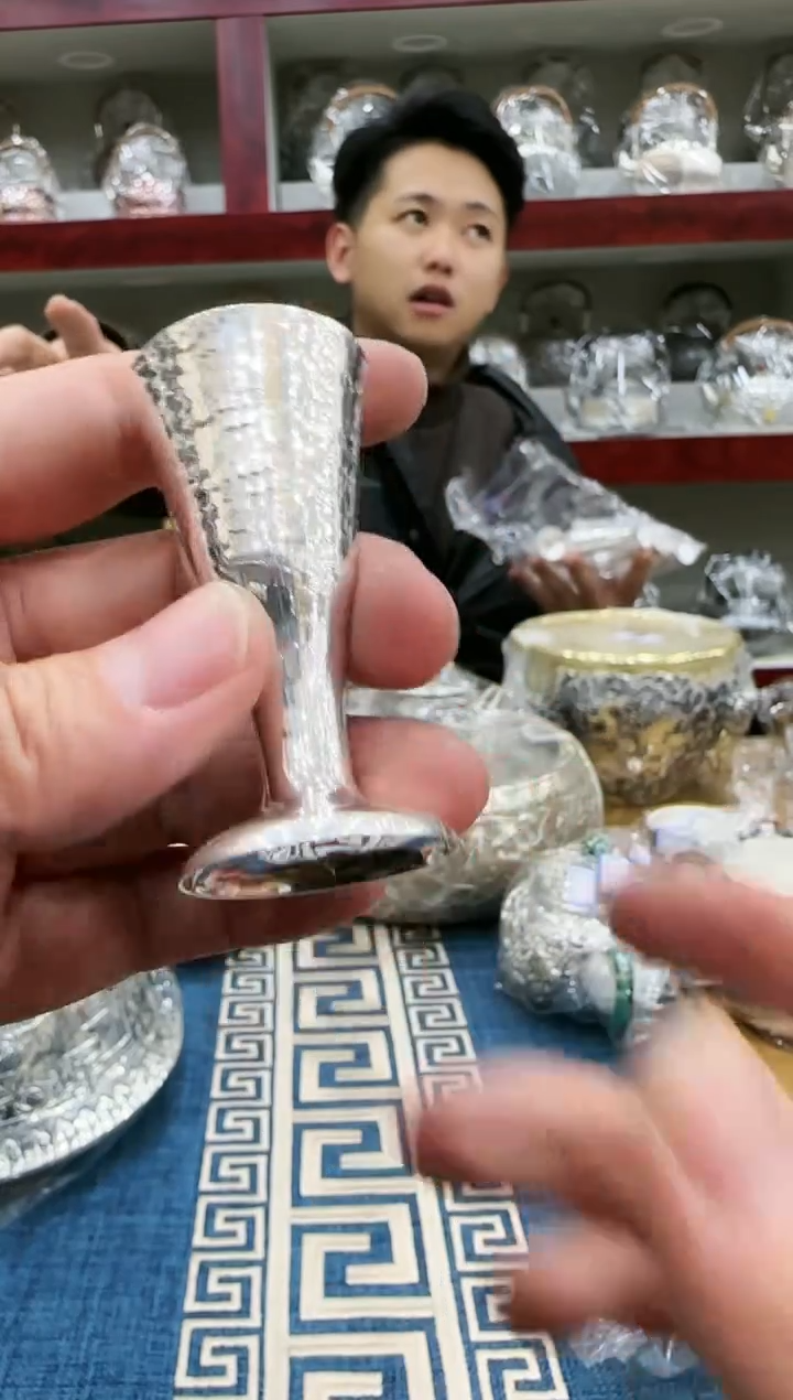 【闪购商品】足银999高脚精工锤纹杯