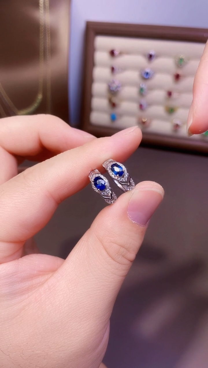 【闪购商品】蓝宝石耳饰银S925镶嵌一对