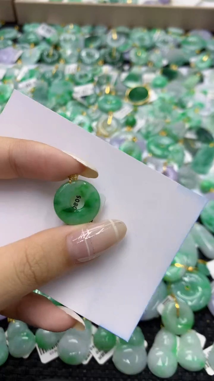 翡翠18K金镶嵌颈饰天然缅甸翡翠A货