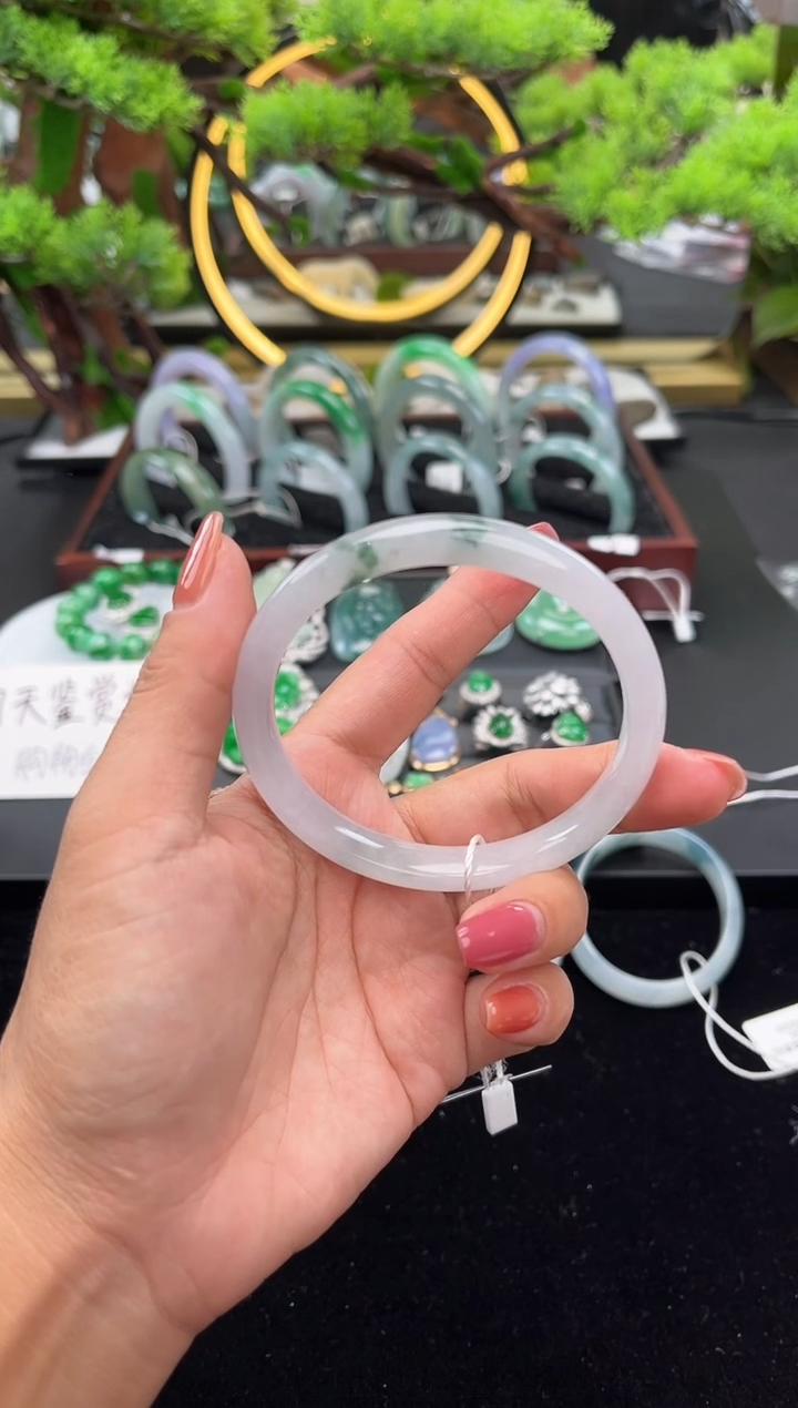 未镶嵌手镯翡翠手镯