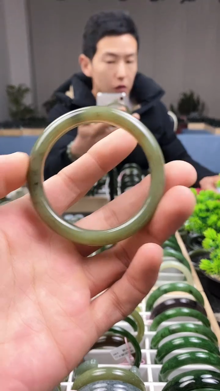 【闪购商品】和田玉手镯未镶嵌52.7